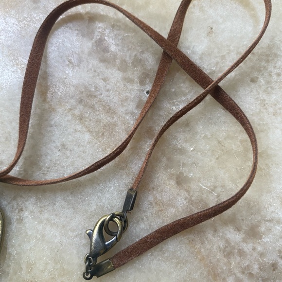 🎈Sale 🎈2 for $10 minimalist simple gold (color) metal hammered disc necklace - Picture 5 of 9